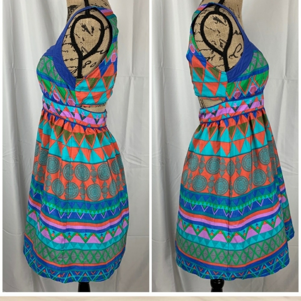 Geometric Dress - Picture 2 of 6